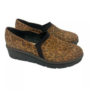 Clarks Womens Leopard Suede Loafers 9.5 Airabell Mid Platform Slip On Comfort